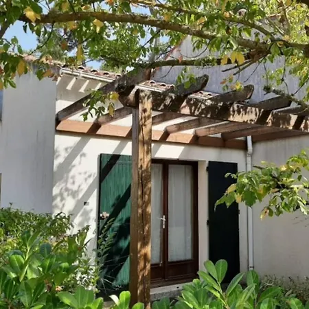 Hébergement de vacances Maison Confort A La 200m De La Plage, 2 Chambres, 2min Royan *